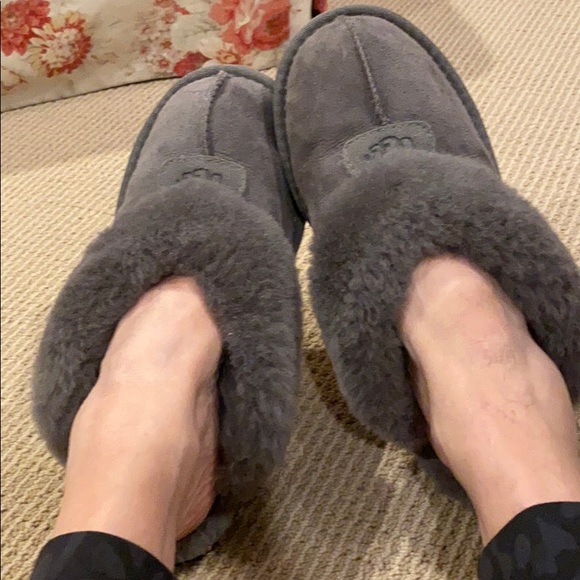 UGG Shoes - 🔴 UGG GRAY SHEEPSKIN SLIPPER
